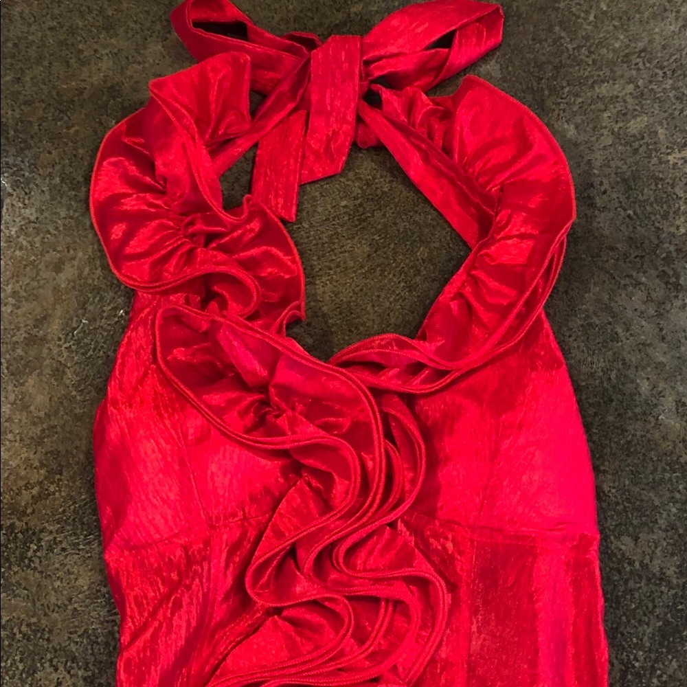 Red Body Central tie top
